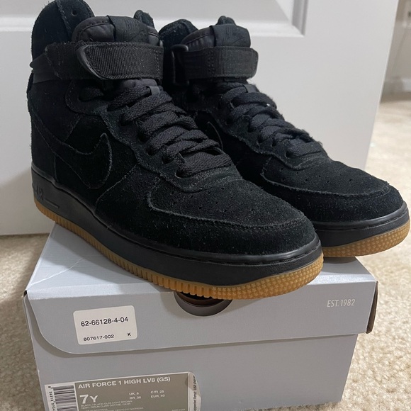 AIR FORCE HIGH LV8 (GS) (Black/ Black-Gum Light Brown) size youth